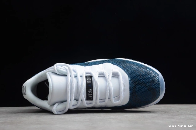 Navy 11 Blue Air Jordan CD6846-102 Snakeskin Low 0810